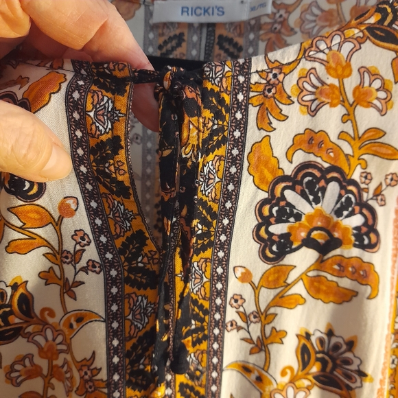 Ricki's Multicolor Floral Long Sleeve Blouse - Picture 4 of 7